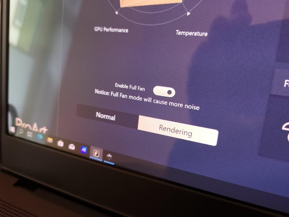Asus Studiobook 16 - Normal vs Rendering Fan Mode